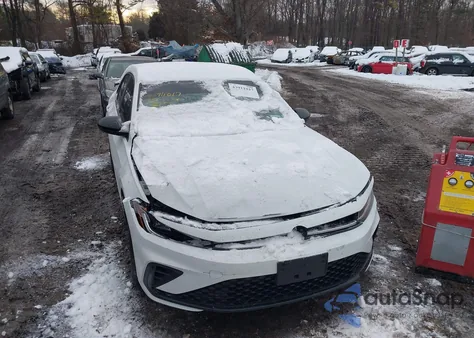 2025 Volkswagen Jetta 1.5T Sport from USA, damaged, VIN 3VWBX7BU8SM036433